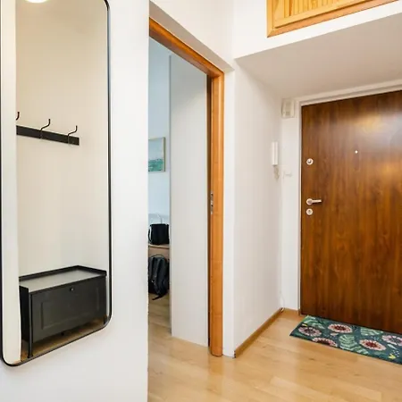 Coriander Center * Βαρσοβία