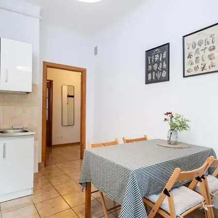 Coriander Center * Βαρσοβία